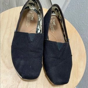 Tom’s Classic Alpargata black size 8